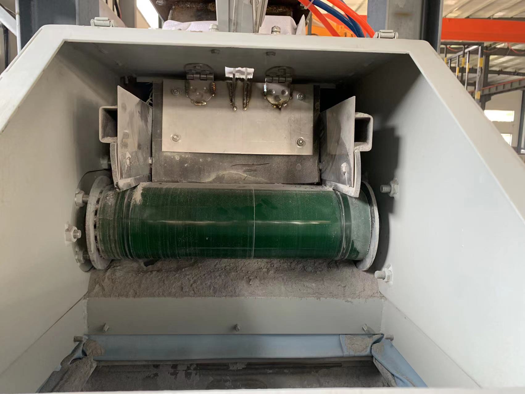 皮帶輸送機,青島樂途行工業(yè)設(shè)備有限公司.jpg 皮帶輸送機,青島樂途行工業(yè)設(shè)備有限公司.jpg